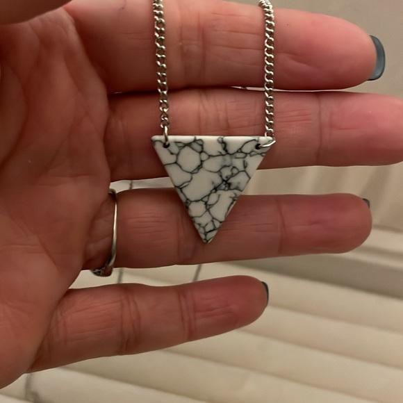 Silver triangle necklace - Picture 6 of 8